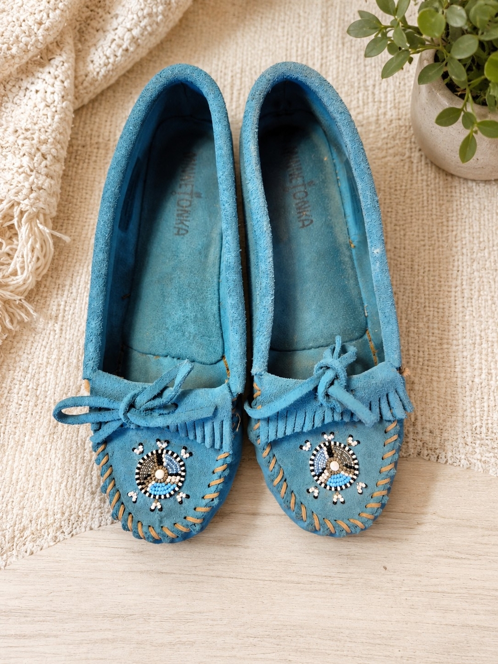 Minnetonka Women's Teal Blue Suede Beaded Moccasins